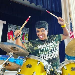 Meet your Posher, Ernesta